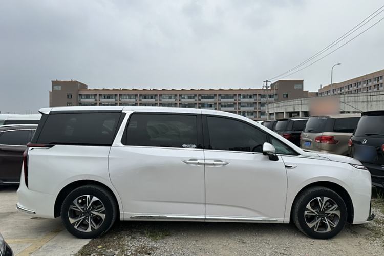 Used SAIC MAXUS G90 2022 2.0T Starry Seven-Seater Exterior 2