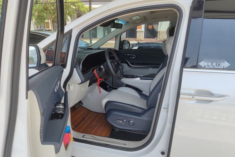 Used SAIC MAXUS G90 2022 2.0T Interstellar Six-Seater Edition Exterior 5