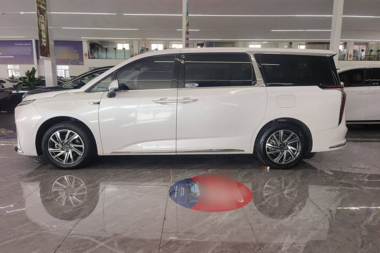 Used SAIC MAXUS G90 2022 2.0T Interstellar Seven-Seater Exterior 5