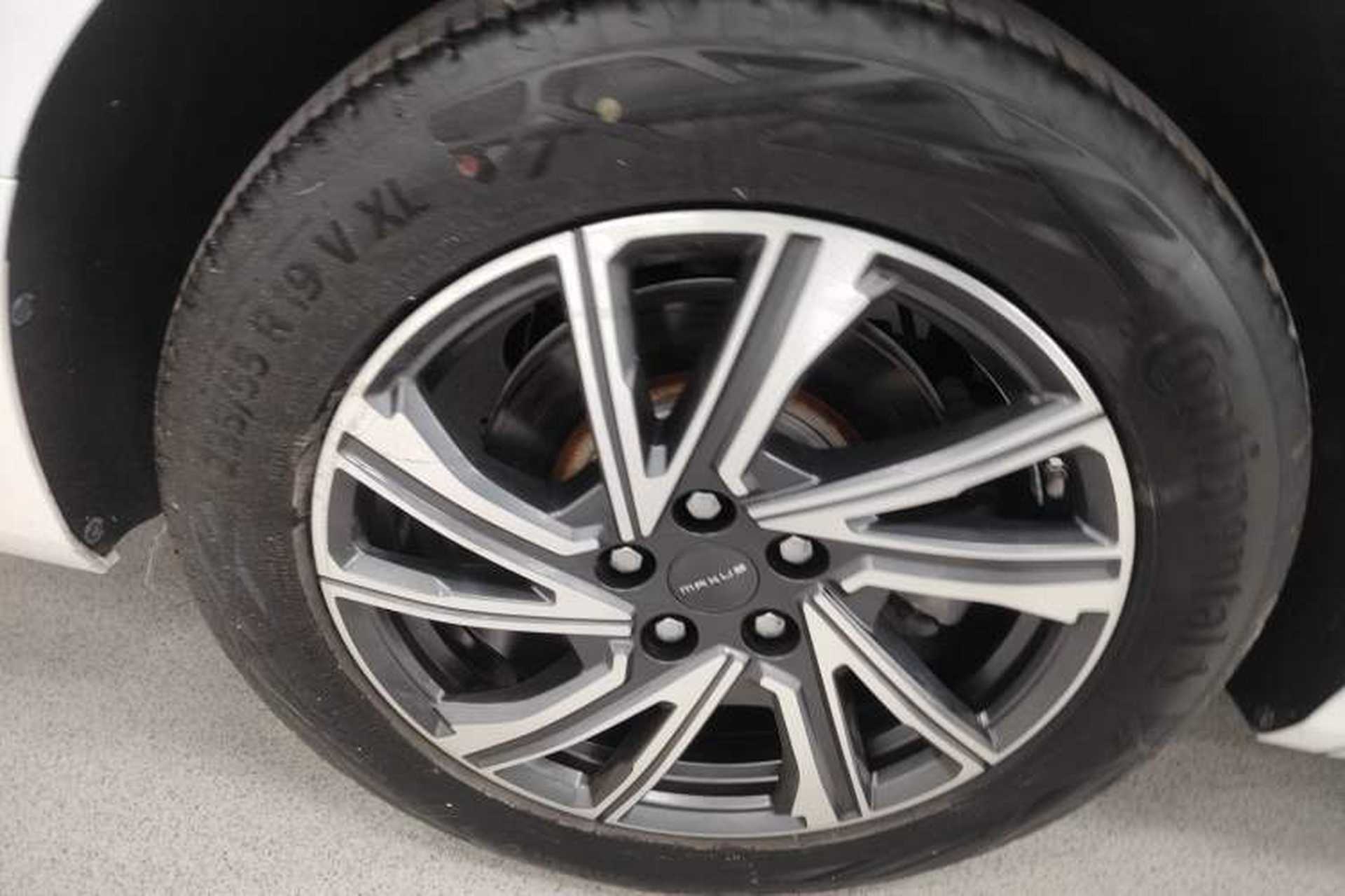 Used SAIC MAXUS G90 2022 2.0T Interstellar Flagship Edition Exterior 8
