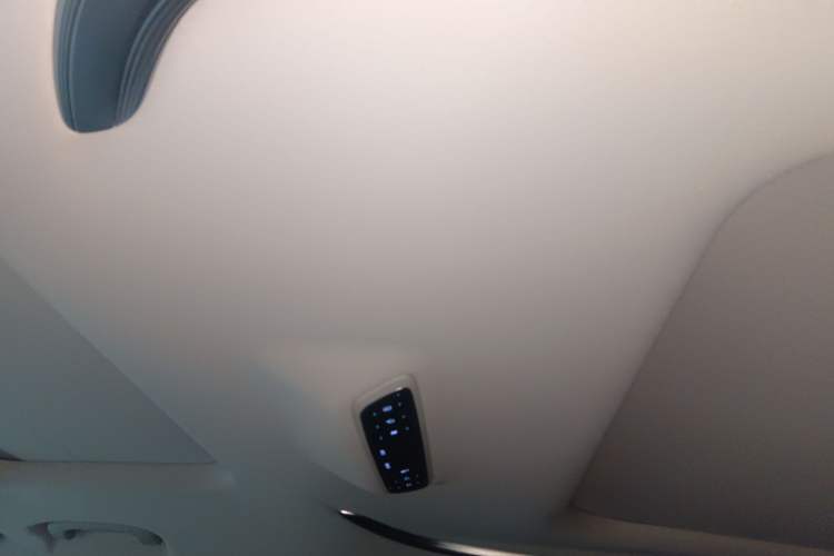 Used SAIC MAXUS G90 2022 2.0T Interstellar Seven-Seater Headliner