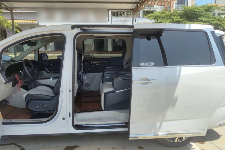 Used SAIC MAXUS G90 2022 2.0T Interstellar Six-Seater Edition Interior 2