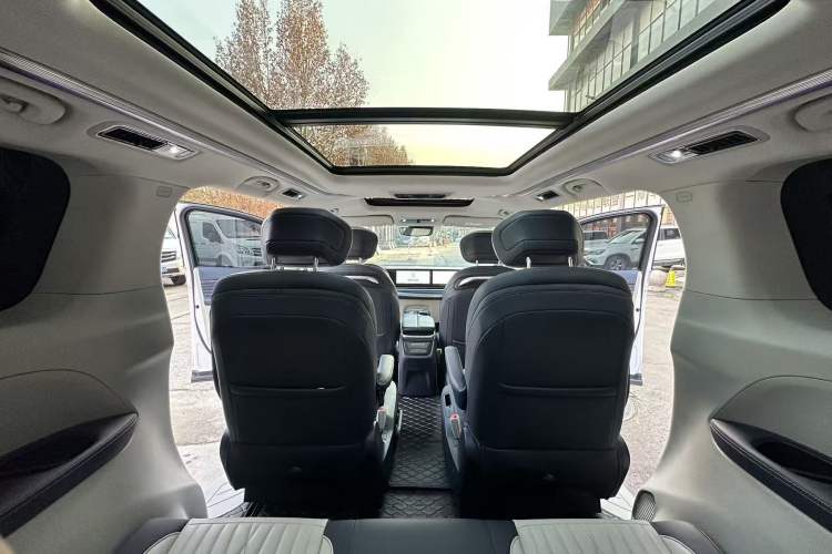 Used SAIC MAXUS G90 2022 2.0T Xingyun Seven-Seater Version Interior 4