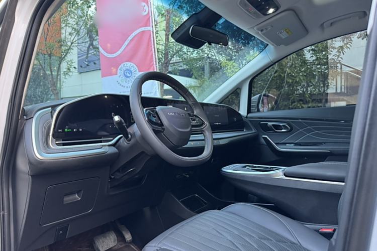 Used SAIC MAXUS G90 2022 2.0T Galaxy Seven-Seater Version Interior 5