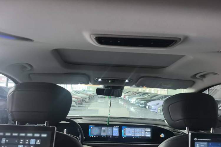 Used SAIC MAXUS G90 2022 2.0T Interstellar Seven-Seater Interior 7