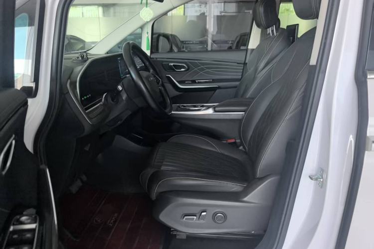 Used SAIC MAXUS G90 2022 2.0T Interstellar Seven-Seater Left Front Seat