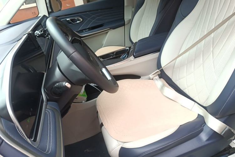 Used SAIC MAXUS G90 2022 2.0T Galaxy Seven-Seater Version Left Front Seat