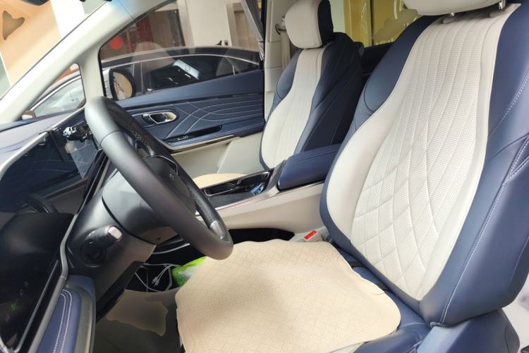 Used SAIC MAXUS G90 2022 2.0T Galaxy Seven-Seater Version Left Front Seat