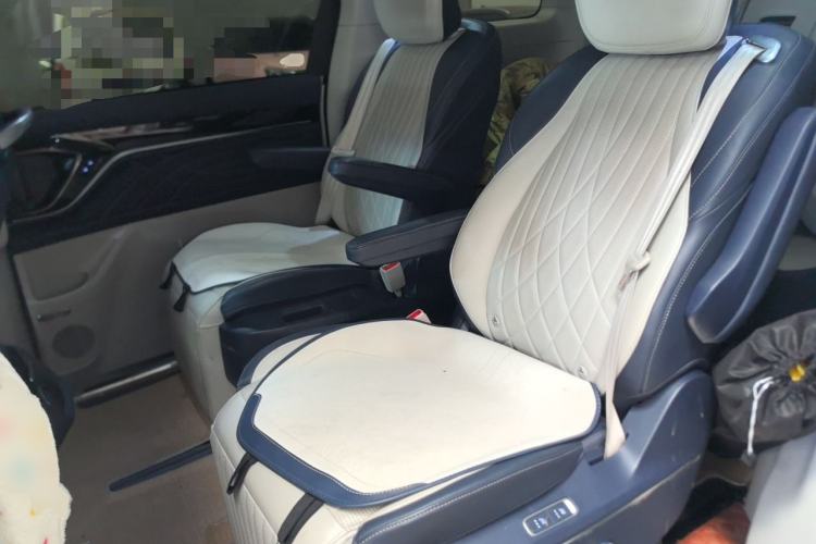 Used SAIC MAXUS G90 2022 2.0T Galaxy Seven-Seater Version Left Rear Seat