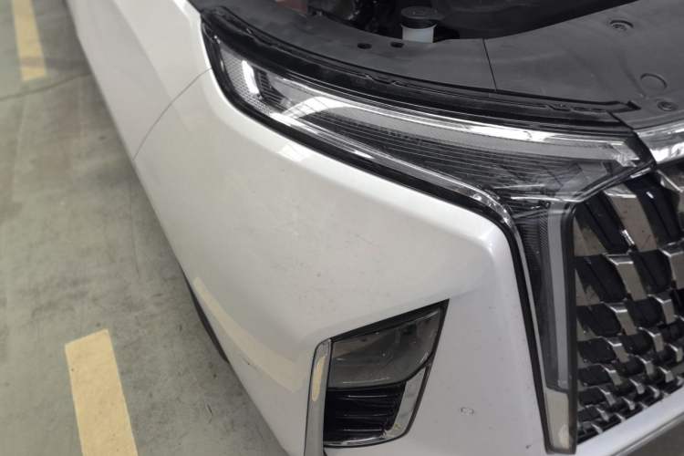 Used SAIC MAXUS G90 2022 2.0T Galaxy Seven-Seater Version Right Front Headlight
