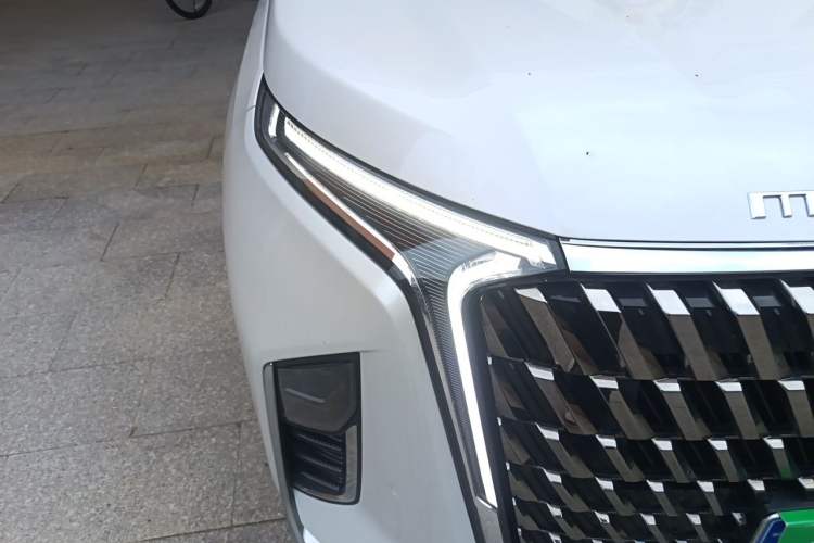 Used SAIC MAXUS G90 2022 2.0T Galaxy Seven-Seater Version Right Front Headlight