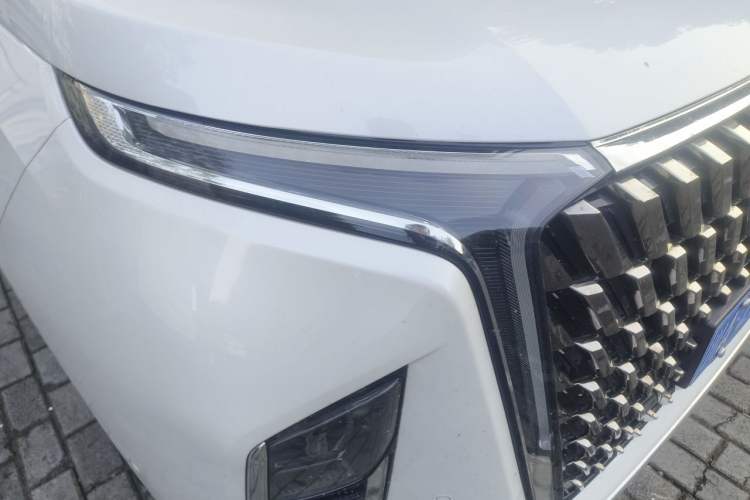 Used SAIC MAXUS G90 2022 2.0T Interstellar Seven-Seater Right Front Headlight