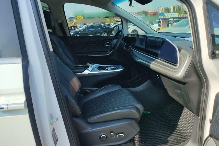 Used SAIC MAXUS G90 2022 2.0T Galaxy Seven-Seater Version Right Front Seat