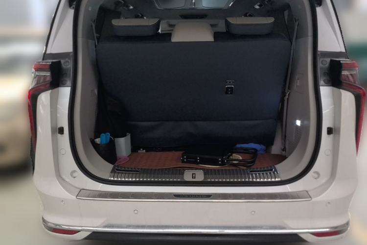 Used SAIC MAXUS G90 2022 2.0T Galaxy Seven-Seater Version Trunk