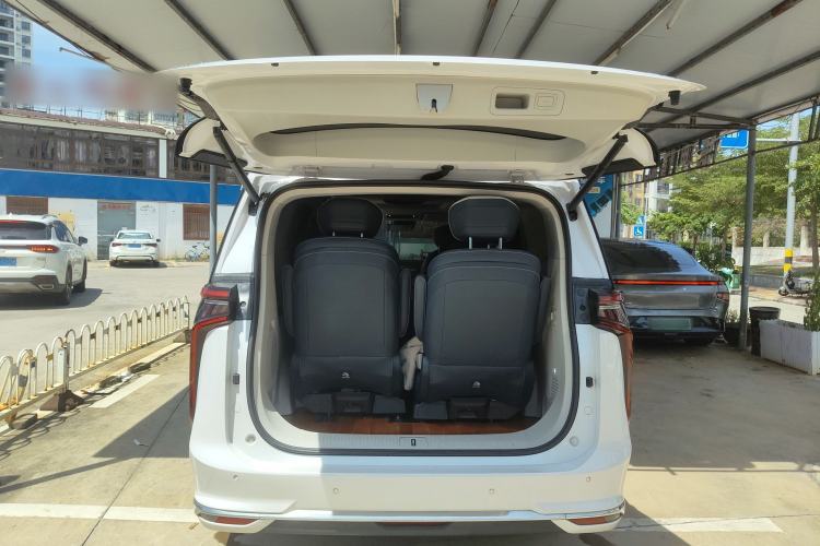 Used SAIC MAXUS G90 2022 2.0T Interstellar Six-Seater Edition Trunk