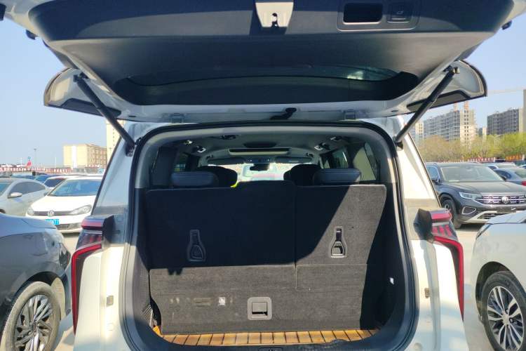 Used SAIC MAXUS G90 2022 2.0T Galaxy Seven-Seater Version Trunk