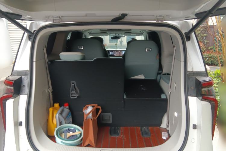 Used SAIC MAXUS G90 2022 2.0T Interstellar Seven-Seater Trunk