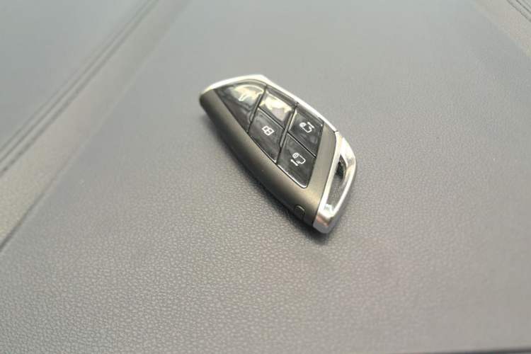 Used SAIC MAXUS G90 2022 2.0T Galaxy Seven-Seater Version Vehicle Key
