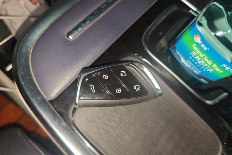 Used SAIC MAXUS G90 2022 2.0T Starry Seven-Seater Vehicle Key