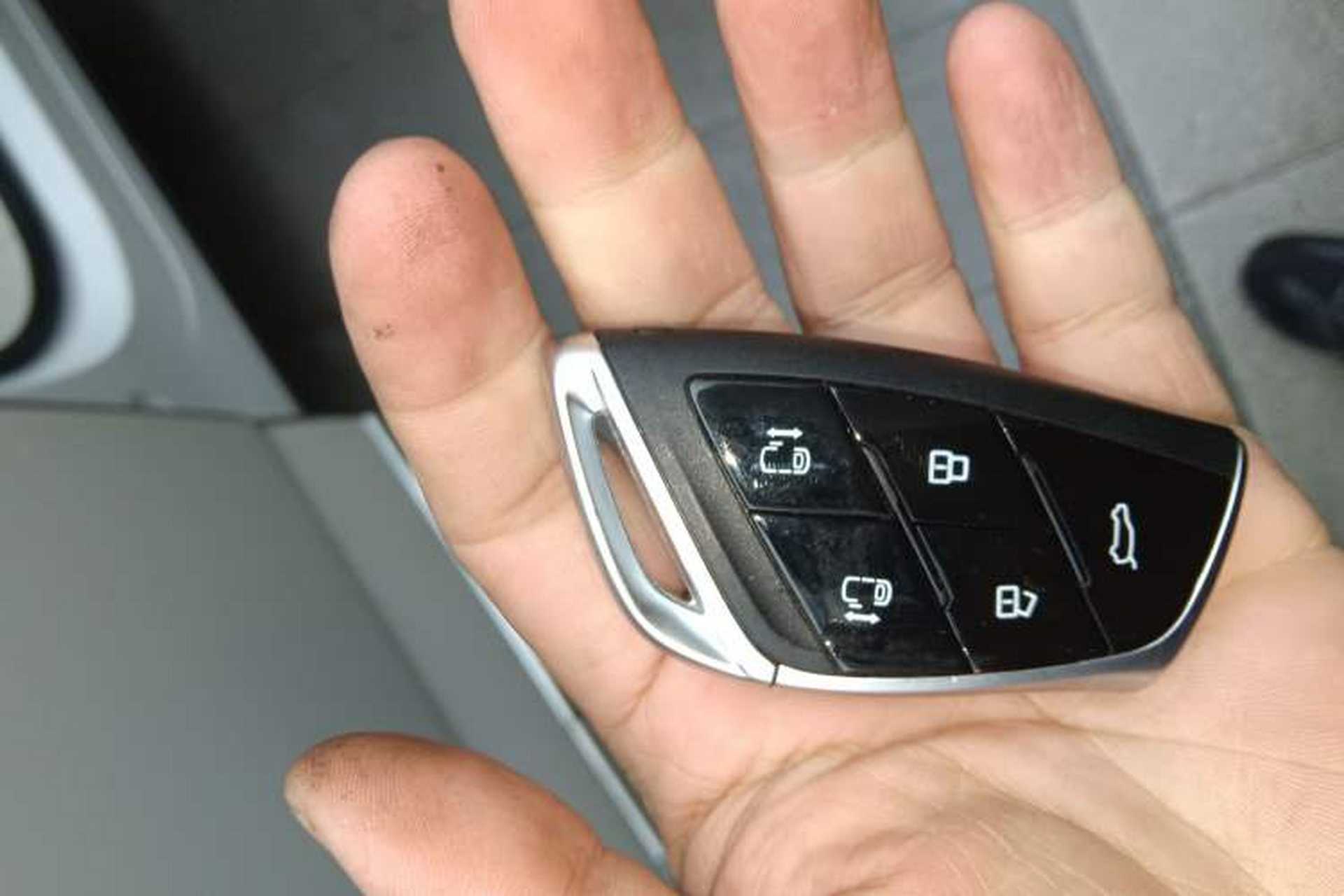 Used SAIC MAXUS G90 2022 2.0T Interstellar Seven-Seater Vehicle Key