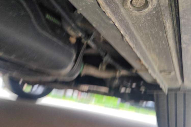 Used SAIC MAXUS G90 2023 2.0T Nebula Six-Seater Chassis Rear Left