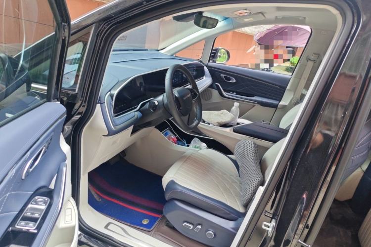 Used SAIC MAXUS G90 2023 2.0T Nebula Six-Seater Driver Seat