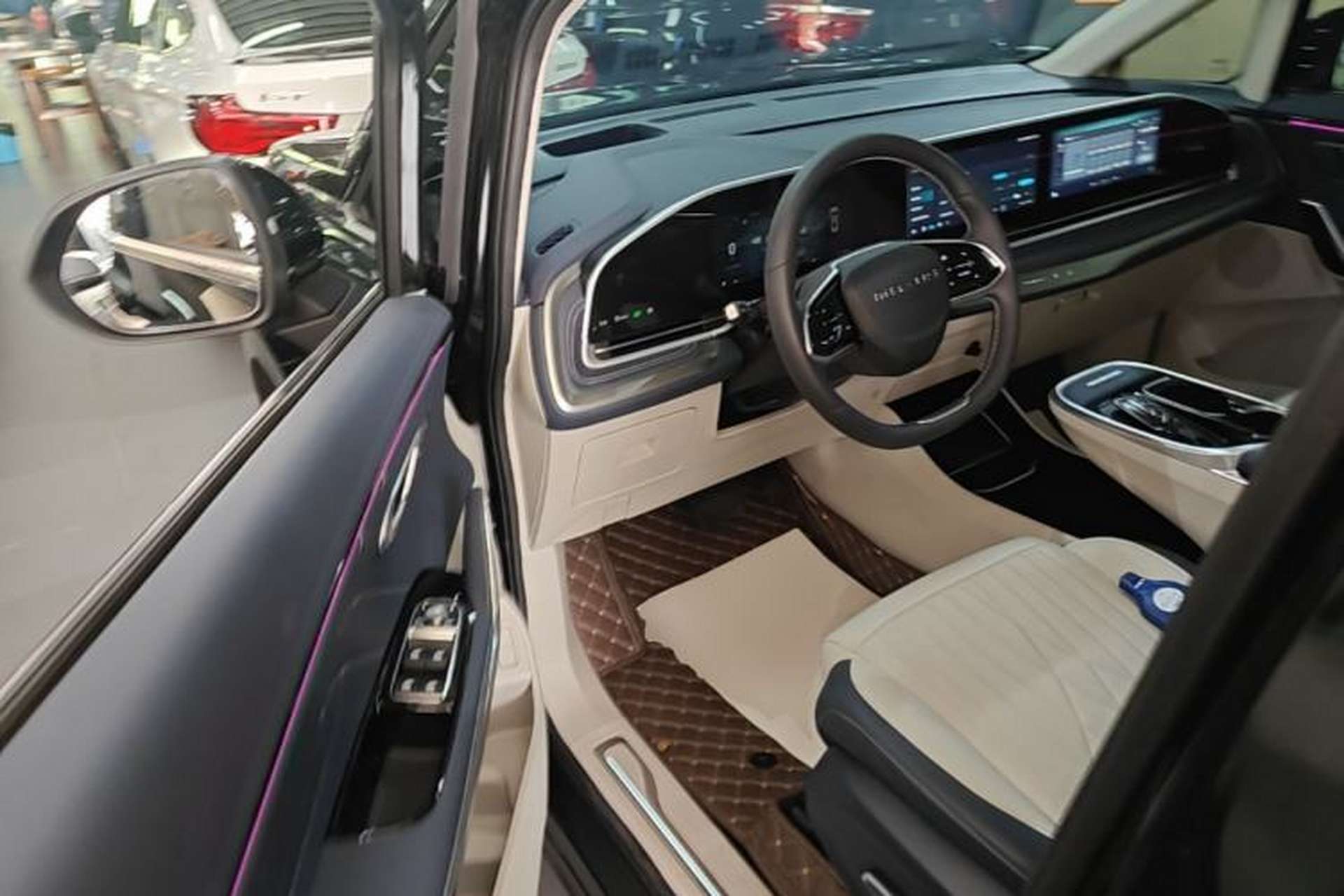 Used SAIC MAXUS G90 2023 2.0T Interstellar Seven-Seater Driver Seat