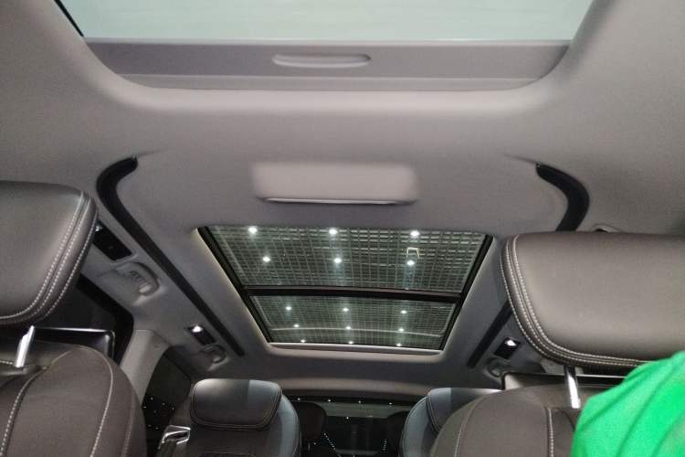 Used SAIC MAXUS G90 2023 2.0T Interstellar Six-Seater Version Headliner