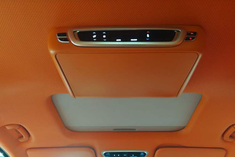 Used SAIC MAXUS G90 2023 2.0T Starry Seven-Seater Headliner