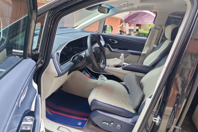 Used SAIC MAXUS G90 2023 2.0T Nebula Six-Seater Left Front Seat