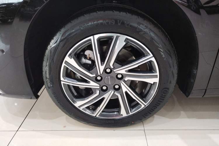 Used SAIC MAXUS G90 2023 2.0T Interstellar Six-Seater Version Left Front Wheel Hub