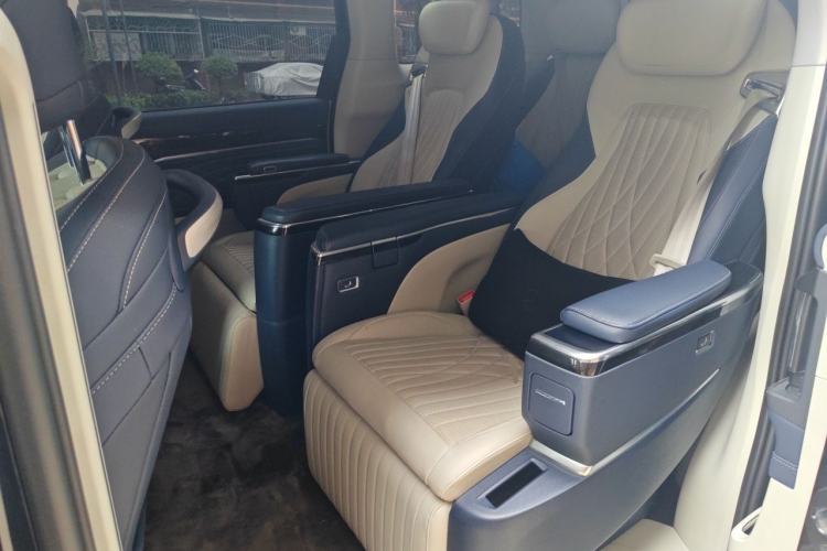 Used SAIC MAXUS G90 2023 2.0T Nebula Six-Seater Left Rear Seat