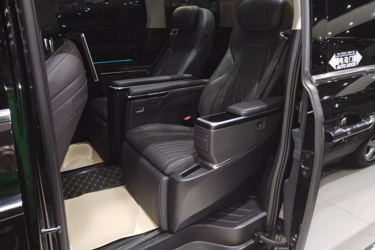 Used SAIC MAXUS G90 2023 2.0T Interstellar Six-Seater Version Left Rear Seat