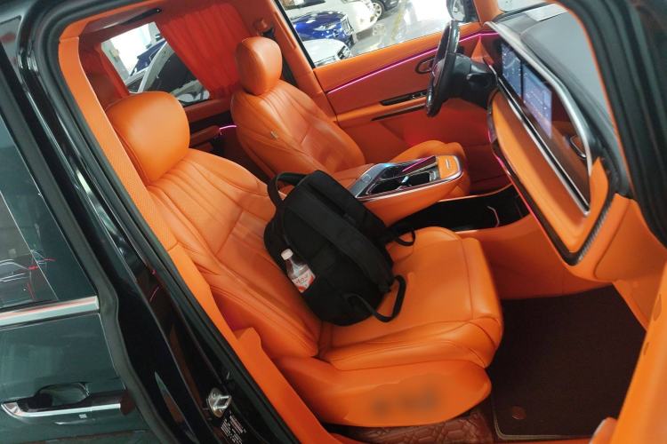 Used SAIC MAXUS G90 2023 2.0T Starry Seven-Seater Right Front Seat