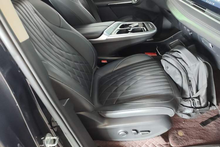 Used SAIC MAXUS G90 2023 2.0T Galaxy Seven-Seater Edition Right Front Seat