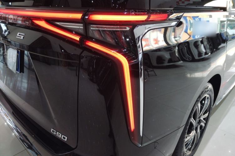 Used SAIC MAXUS G90 2023 2.0T Interstellar Six-Seater Version Right Rear Taillight