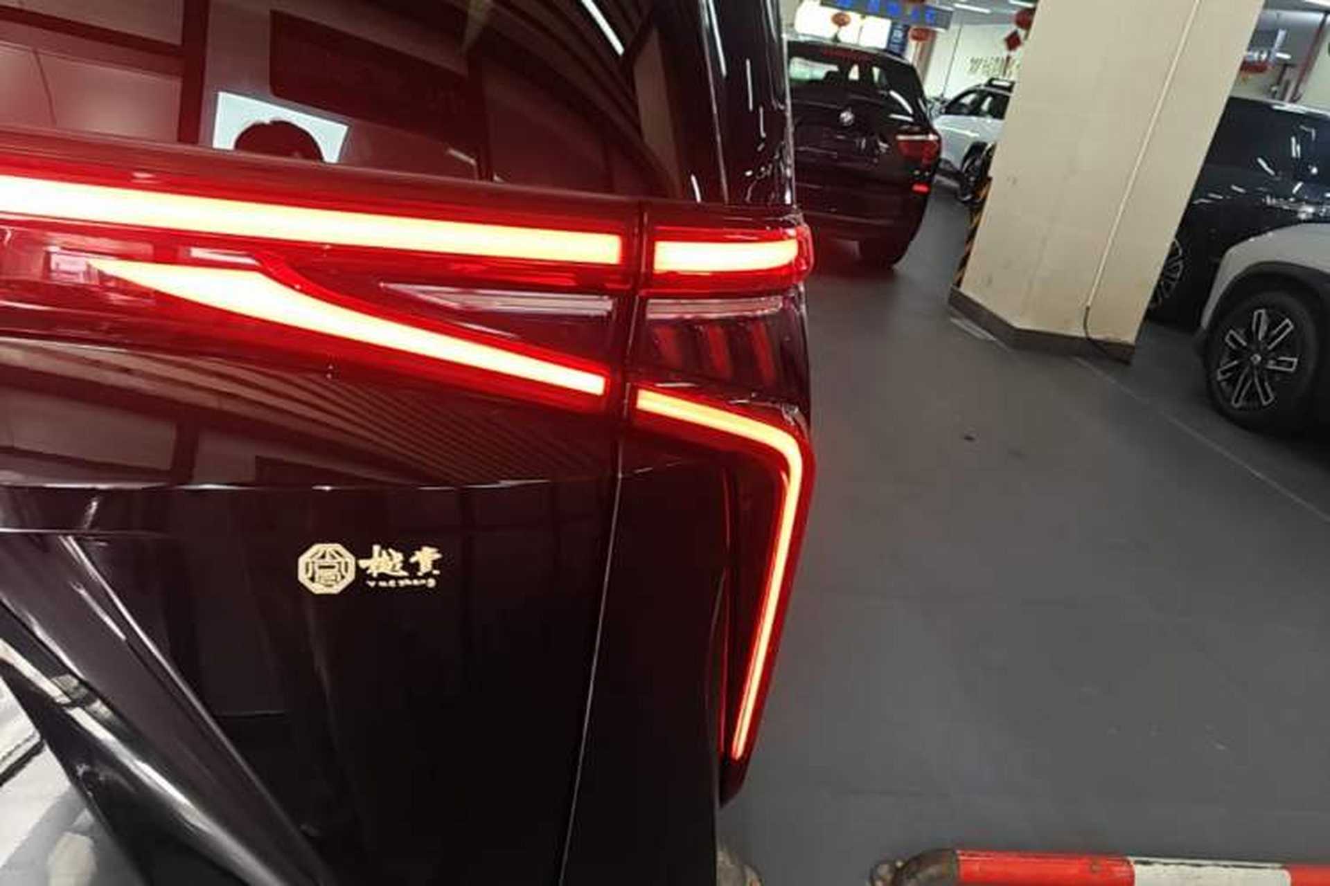Used SAIC MAXUS G90 2023 2.0T Interstellar Seven-Seater Right Rear Taillight