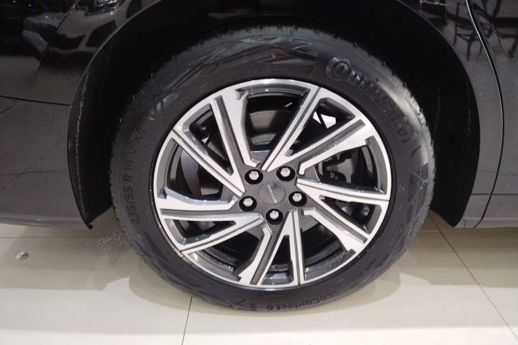 Used SAIC MAXUS G90 2023 2.0T Interstellar Six-Seater Version Right Rear Wheel Hub