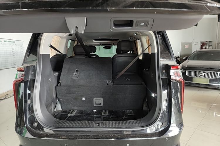 Used SAIC MAXUS G90 2023 2.0T Galaxy Seven-Seater Edition Trunk