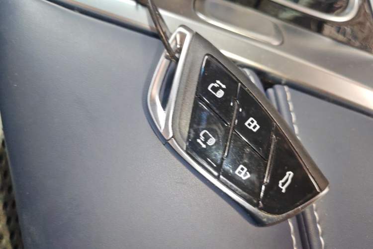 Used SAIC MAXUS G90 2023 2.0T Nebula Six-Seater Vehicle Key