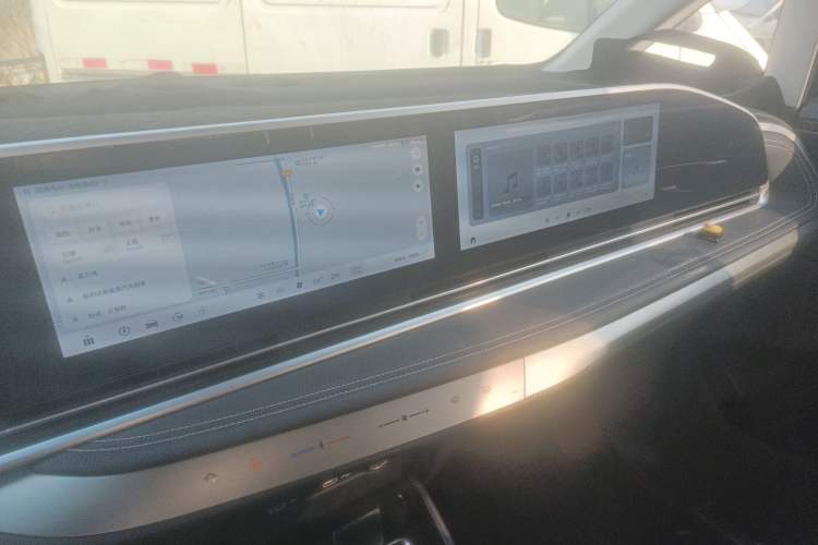 Used SAIC MAXUS G90 2023 2.0T Galaxy Seven-Seater Edition Audio And AC Panel