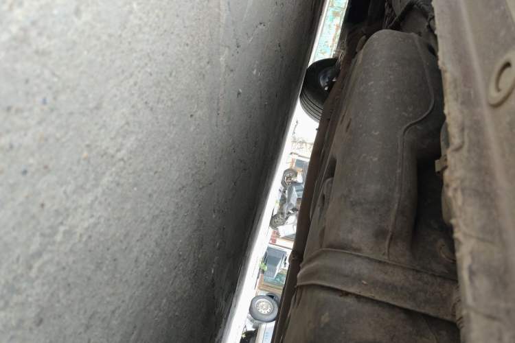 Used SAIC MAXUS G90 2023 2.0T Starry Seven-Seater Chassis Rear Left