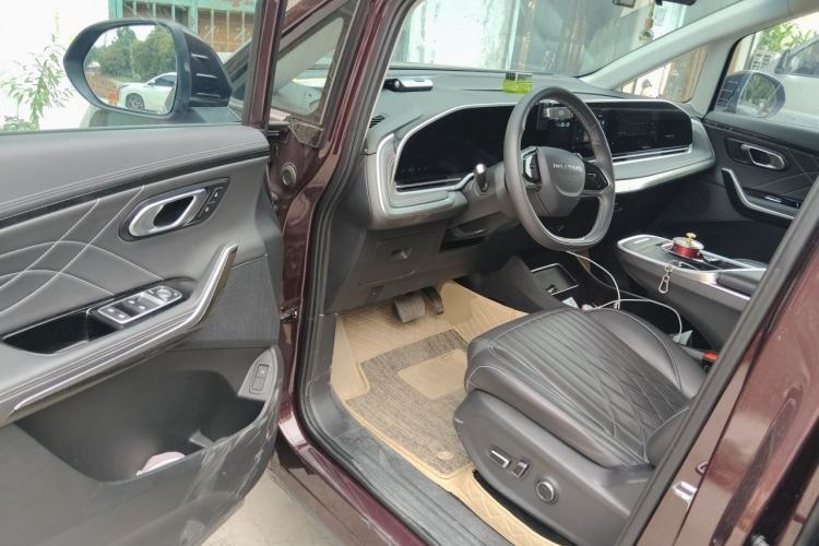 Used SAIC MAXUS G90 2023 2.0T Starry Seven-Seater Driver Seat