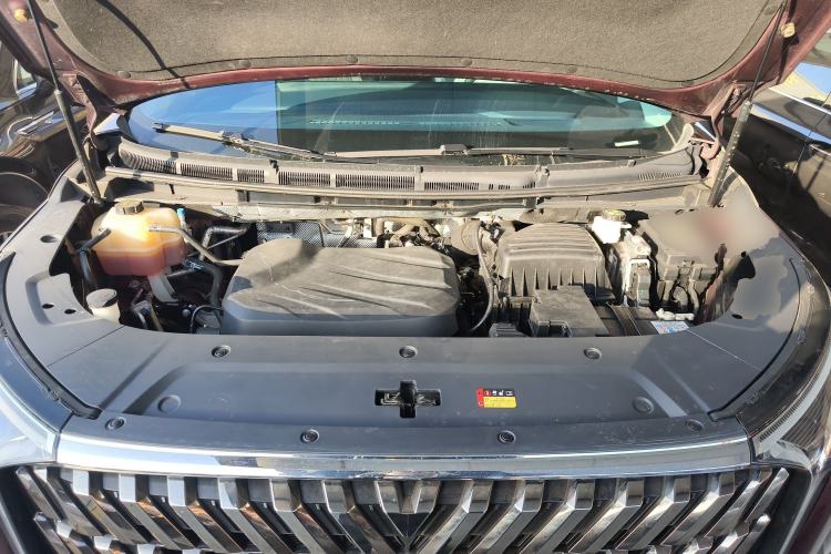 Used SAIC MAXUS G90 2023 2.0T Xingyun 7-Seater Version Engine Bay