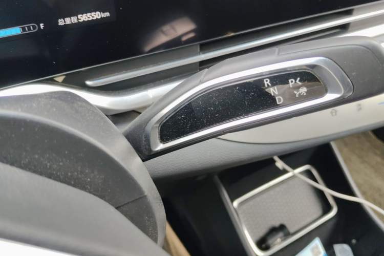 Used SAIC MAXUS G90 2023 2.0T Starry Seven-Seater Gear Lever