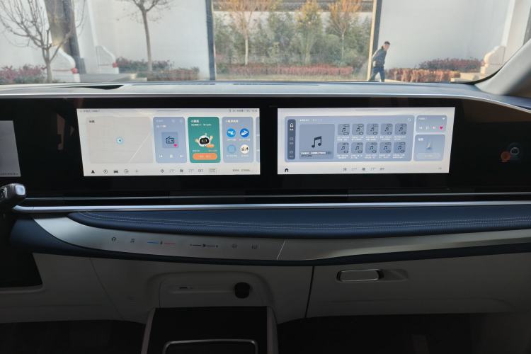 Used SAIC MAXUS G90 2023 2.0T Xingyun 7-Seater Version Interior 6