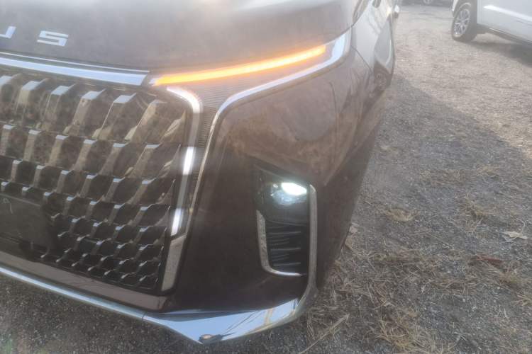 Used SAIC MAXUS G90 2023 2.0T Galaxy Seven-Seater Edition Left Front Headlight