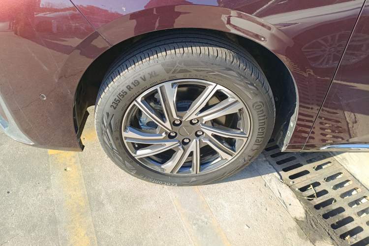 Used SAIC MAXUS G90 2023 2.0T Interstellar Six-Seater Version Left Front Wheel Hub
