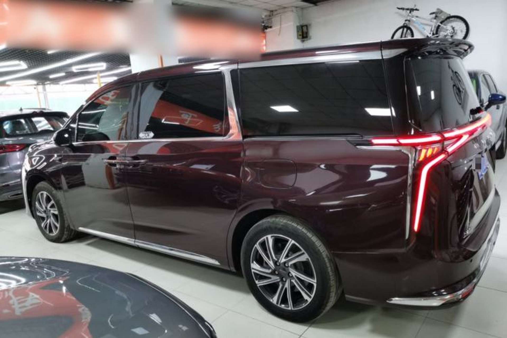 Used SAIC MAXUS G90 2023 2.0T Xingyun 7-Seater Version Left Side