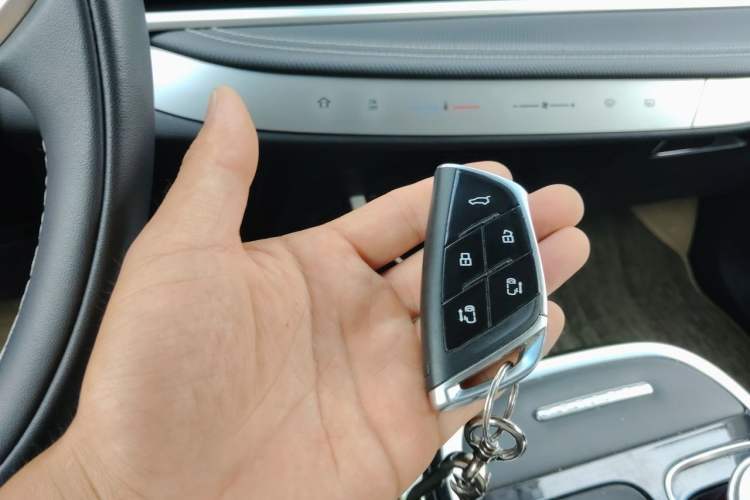 Used SAIC MAXUS G90 2023 2.0T Starry Seven-Seater Vehicle Key